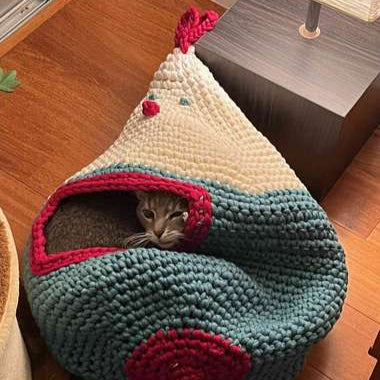 Chicken Cuddle Cave Crochet Pattern